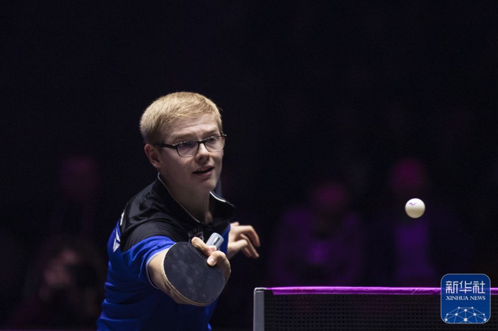 禁区外远射 禁区外远射